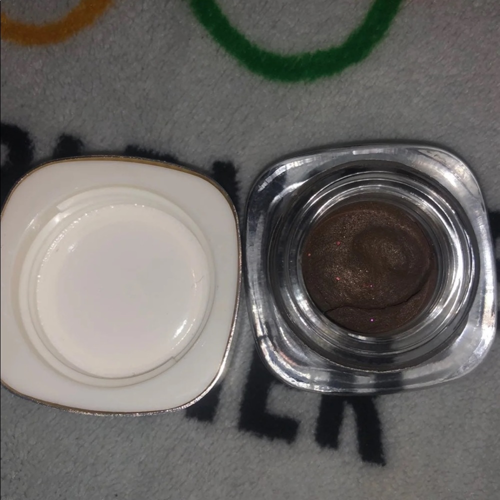 Dolce & Gabbana eye shadow cream